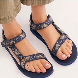 TEVA Celestial Moon Stars Strappy Sandals Open Toe Hiking Women’s 10 Whimsical